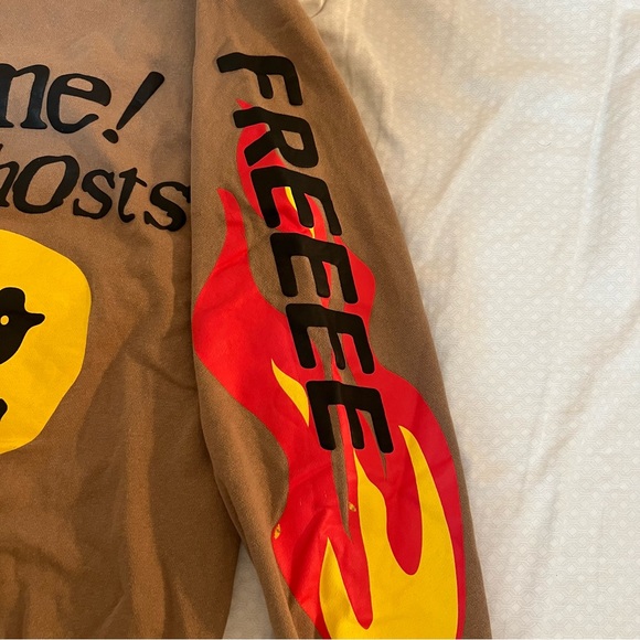 Tan Crewneck Sweatshirt. Size Large - Picture 2 of 5